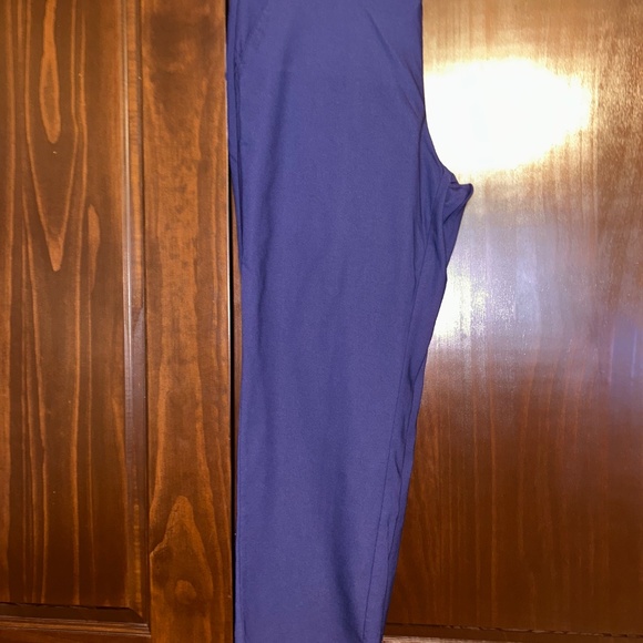 Women’s Simply Vera mid- to high-rise capri pull-on pants - Picture 3 of 7